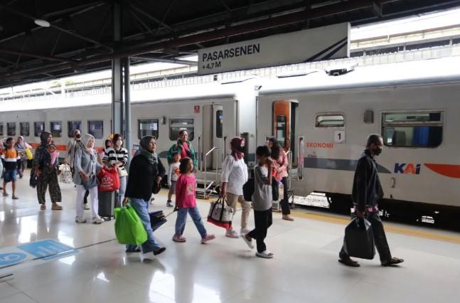 Libur Kenaikan Kristus dan Cuti Bersama, KAI Catat Okupansi 105 Persen dengan Destinasi Wisata Jadi Primadona
