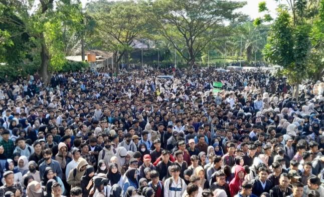 Anggota DPR Soroti Kericuhan Job Fair di Bekasi: Bukti Mendesaknya Masalah Pengangguran