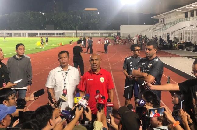 Simon Tahamata: Saya Kembali ke Indonesia untuk Bantu Anak-Anak Muda, Bukan Politik