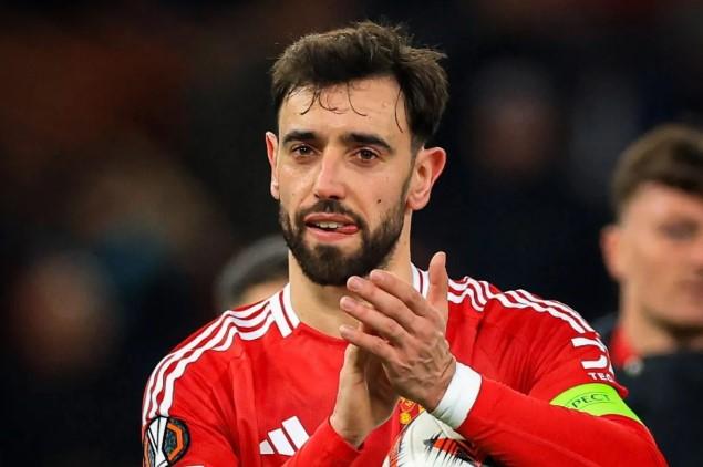 Tawaran Al Hilal Jadi Ujian Besar Manchester United: Pertahankan Bruno Fernandes atau Bangun Ulang Skuad?