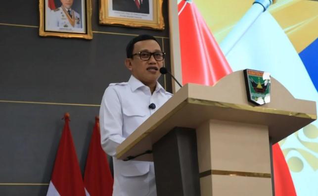 Menteri P2MI: Bekerja ke Luar Negeri Solusi Atasi Keterbatasan Lowongan, Sumbar Dukung Tradisi Merantau
