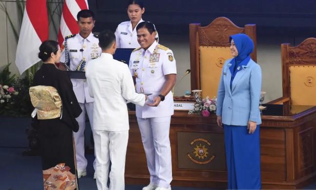Sekolah Staf dan Komando Angkatan Laut kukuhkan kelulusan peserta didik tahun 2025
