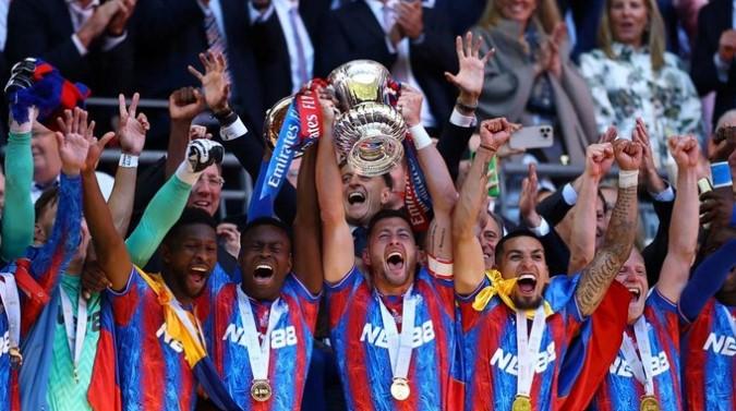 Ancaman Batal Tampil di Liga Europa, Crystal Palace Hadapi Dilema Kepemilikan
