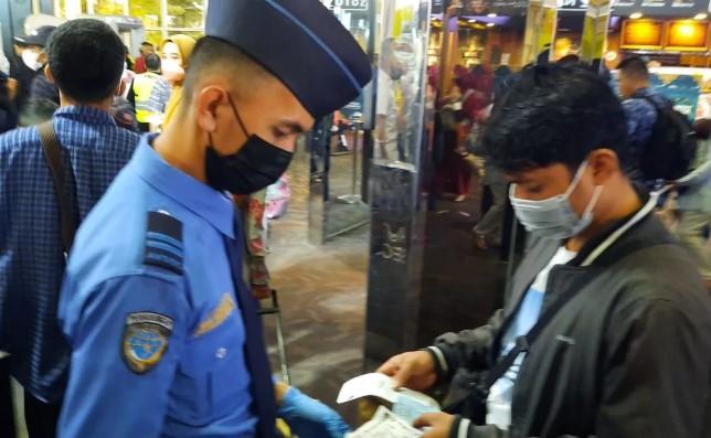 Antisipasi Kasus Impor, BBKK Bandara Soetta Perkuat Pengawasan COVID-19 untuk Penumpang Internasional