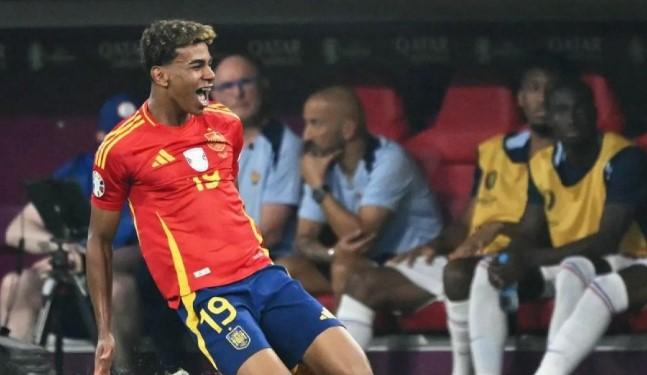 Spanyol melaju dramatis ke final setelah laga penuh gol kontra Prancis di Stuttgart