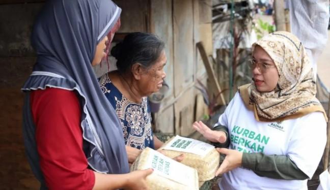 Baznas Salurkan Daging Kurban di Bantargebang, Tekankan Gizi dan Syiar Zakat