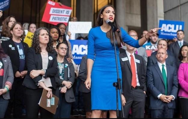 Dari Bartender ke Kongres: Kisah Perjuangan Alexandria Ocasio-Cortez