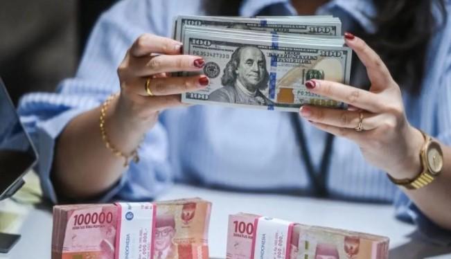 Lima Paket Stimulus Pemerintah Berpotensi Tahan Tekanan Dolar terhadap Rupiah