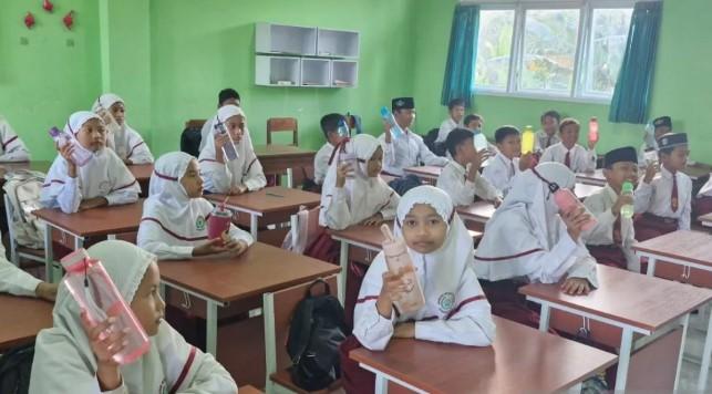 Madrasah di Jembrana Wajibkan Murid Bawa Tumbler untuk Dukung Gerakan Bebas Plastik