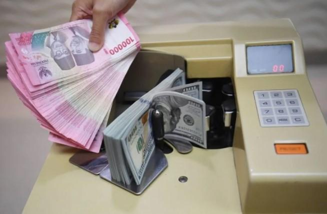 Guru Besar UI Prediksi Rupiah Menguat Menuju Rp16.000 per Dolar AS