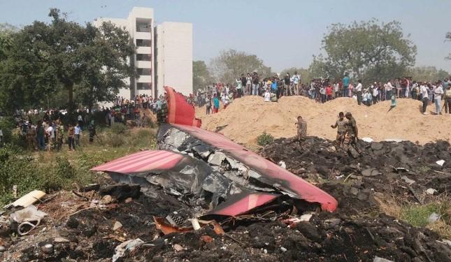 Rangkuman Berita Terpopuler Jumat Pagi: Kecelakaan Air India, Visa China, dan Kenaikan Gaji Hakim