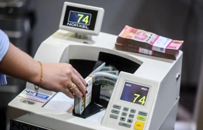 Nilai Tukar Rupiah Melemah ke Rp16.273 per Dolar AS pada Pembukaan Jumat Pagi