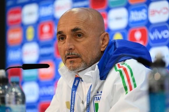 Usai Gagal di Kualifikasi Piala Dunia, Spalletti Diincar Klub Arab Saudi dengan Tawaran Fantastis