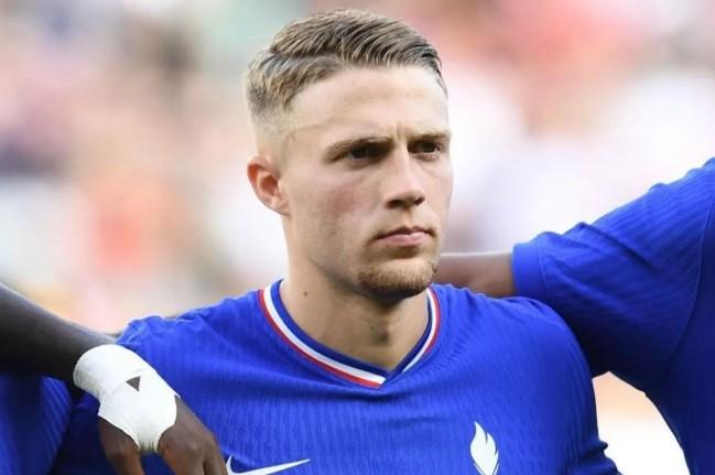 Adrien Truffert Resmi Bergabung dengan Bournemouth, Gantikan Milos Kerkez yang Hijrah ke Liverpool