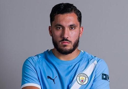 Rayan Cherki Tegaskan Bukan Penerus De Bruyne, Ingin Tulis Sejarah Sendiri di Manchester City