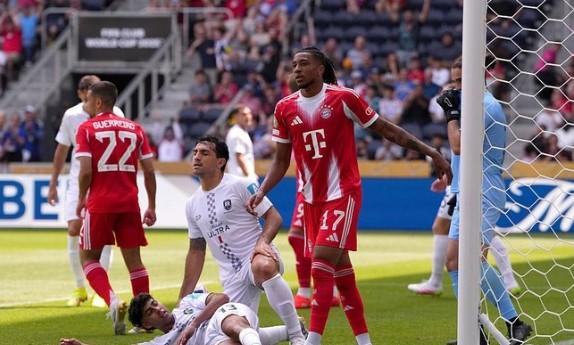 Olise Bintang Kemenangan 10-0 Bayern atas Auckland, Tegas Tak Kasihan Lawan Amatir