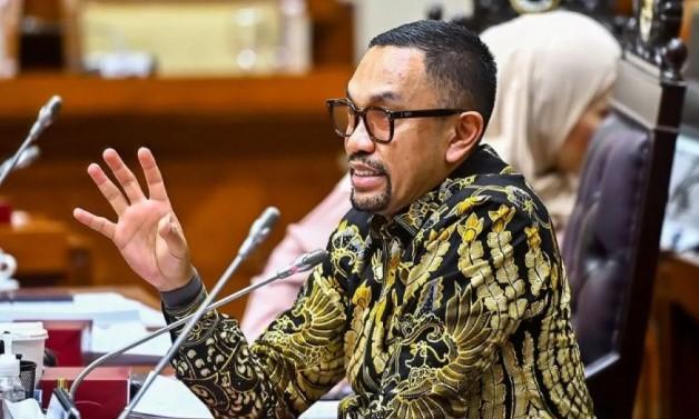 Komisi III DPR Dukung Larangan Ormas Pakai Seragam Mirip Aparat, Minta Sanksi Tegas Diterapkan