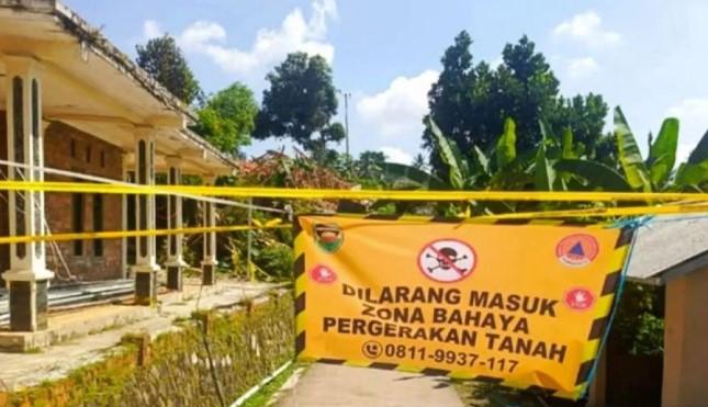 Pemkab Purwakarta Imbau Warga Jauhi Lokasi Tanah Bergerak di Pasirmunjul, Bencana Terbesar Sejak 2007
