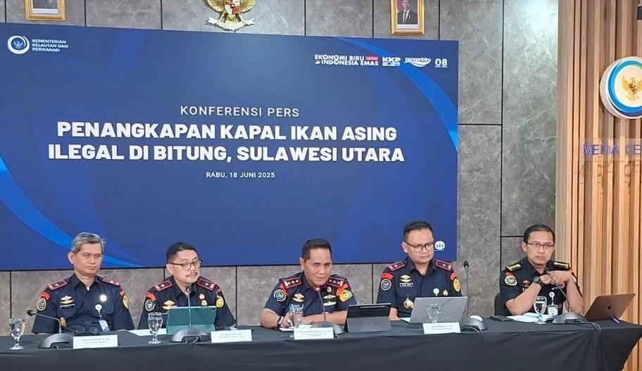 KKP Tangkap Dua Kapal Ikan Asing Asal Filipina, Selamatkan Rp31,6 Miliar dari IUU Fishing