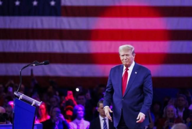 Trump Klaim AS Kuasai Wilayah Udara Iran, Desak Teheran Menyerah Tanpa Syarat