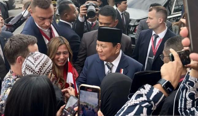 Presiden Prabowo Disambut Meriah oleh Diaspora Indonesia di St. Petersburg Jelang Pertemuan dengan Putin