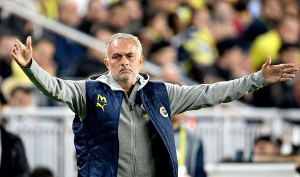Jose Mourinho Terancam Sanksi dari TFF, Fenerbahce Lakukan Protes Resmi atas Bocoran Pesan WhatsApp Komite Disiplin