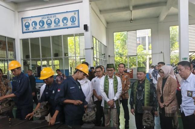 Pemerintah Siapkan Calon Pekerja Migran dari Kalbar, Fokus pada Bahasa dan Keterampilan sejak SMK