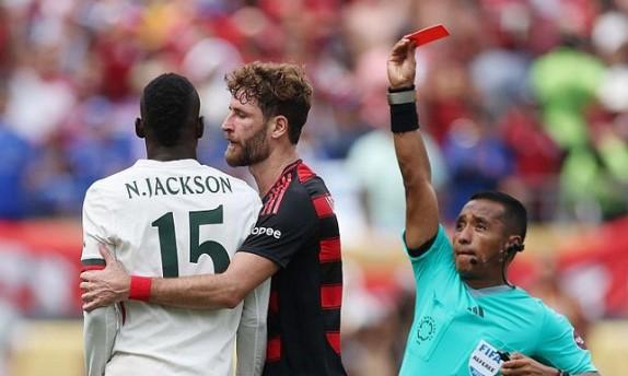 Nicolas Jackson Minta Maaf Usai Kartu Merah Lawan Flamengo: “Saya Nggak Sengaja”