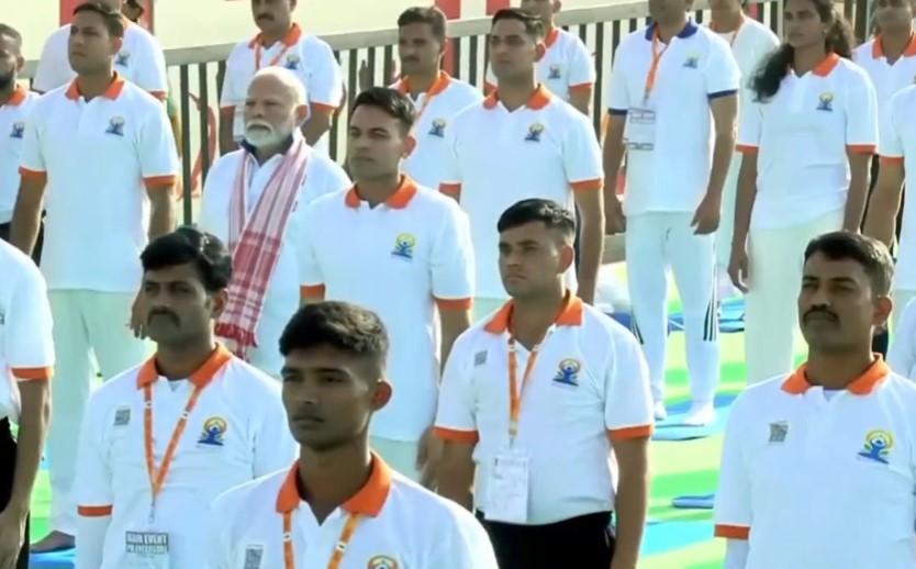 Lebih dari 2 Juta Orang Ikuti Peringatan Hari Yoga Internasional ke-11 di India