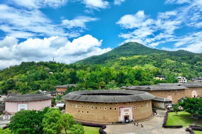 Fujian Tulou: Benteng Tanah Warisan Dunia yang Jadi Simbol Kehidupan Komunal di China