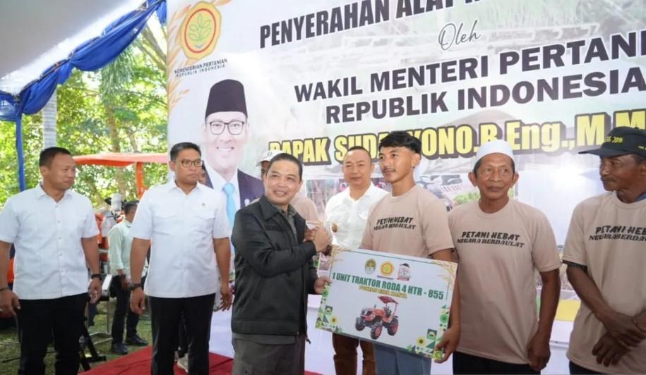Transformasi Pertanian Dipercepat, Wamentan Sudaryono Dorong Petani Ketapang Panen Tiga Kali Setahun