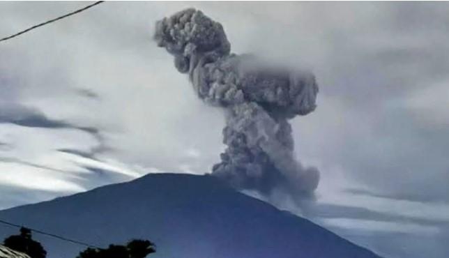 Humaniora Sepekan: Erupsi Gunung Marapi, Penanganan HIV, hingga Presiden Prabowo Temui Anak Diaspora di Rusia
