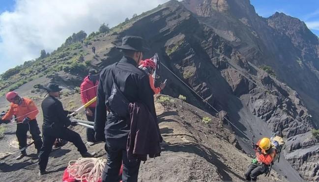 Wisatawan Brazil Ditemukan Jatuh di Jurang Gunung Rinjani, Evakuasi Terkendala Medan Ekstrem