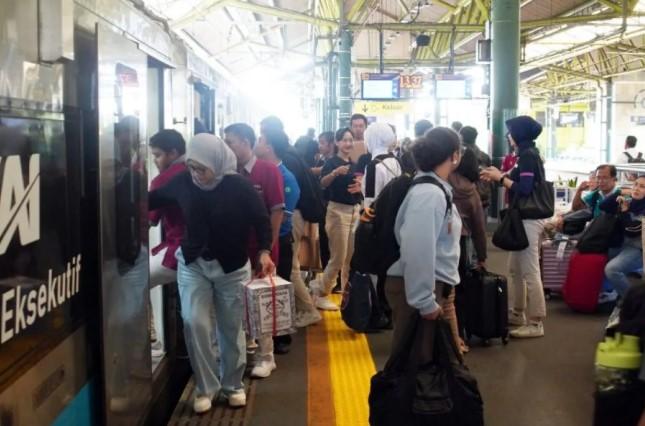 Libur Panjang Juni, KAI Daop 1 Jakarta Catat Penjualan 364.580 Tiket Kereta Jarak Jauh