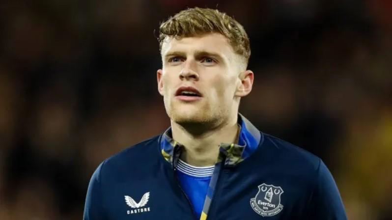 Branthwaite Pilih Bertahan di Everton, Gagalkan Kepindahan ke Chelsea dan MU