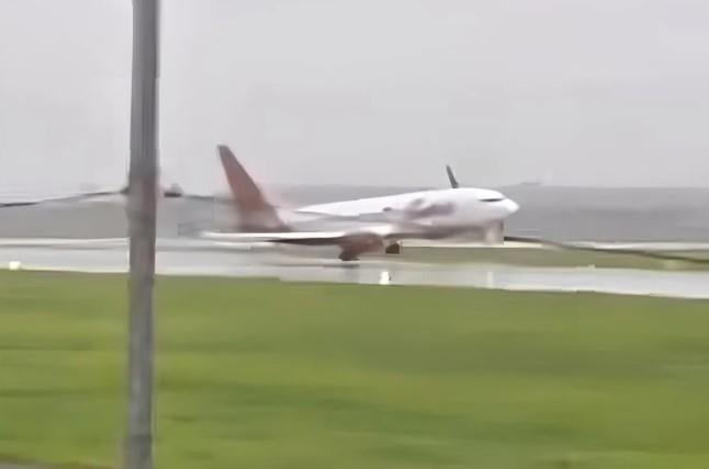 Insiden Pesawat Batik Air, Banjir di Kendari, hingga Lomba Makepung Ramaikan Ragam Peristiwa Humaniora Akhir Pekan