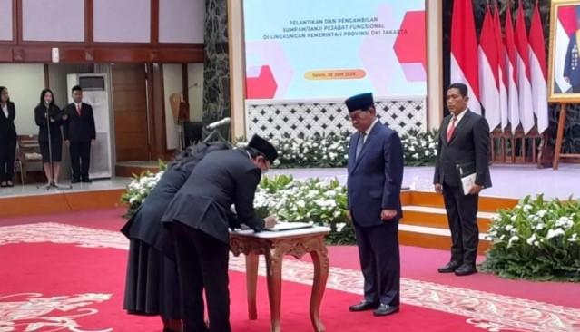 Gubernur Pramono Anung Lantik 100 Pejabat Fungsional, Tegaskan Penyegaran dan Disiplin Aparatur