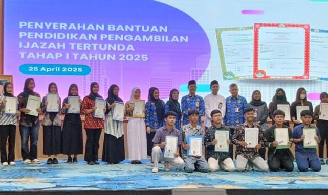 Baznas Jakarta Timur Tebus Ijazah 100 Siswa Swasta, Total Bantuan Capai Rp400 Juta