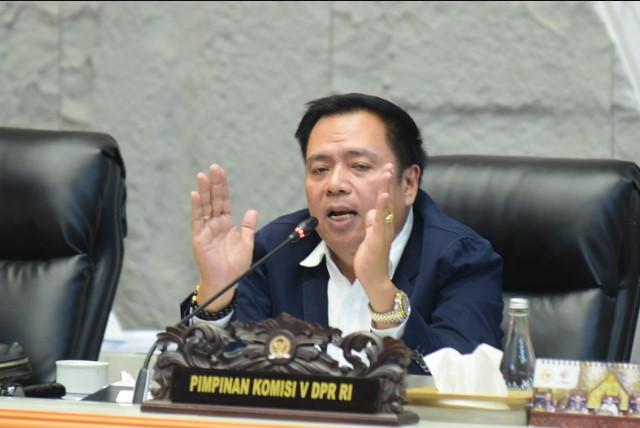 Ketua Komisi V DPR Desak Pemerintah Segera Ambil Langkah Konkret Atasi Polemik Angkutan Online