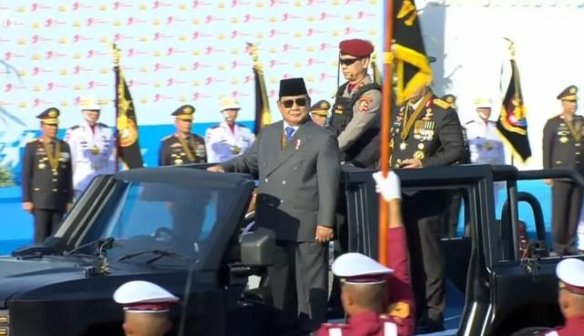 Presiden Prabowo Inspeksi Pasukan HUT Ke-79 Bhayangkara, Parade Robot hingga Kelompok Masyarakat Meriahkan Monas