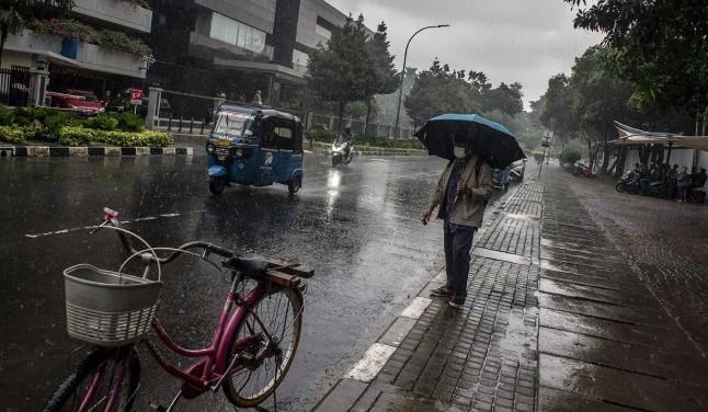 BMKG Prakirakan Cuaca Hujan di Sebagian Besar Wilayah Indonesia Hari Ini, Waspadai Petir di Beberapa Kota