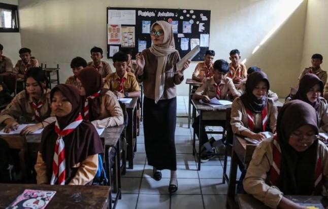 Legislator Usulkan Penataan Ulang Anggaran Pendidikan Dasar, Respons Putusan MK soal Sekolah Gratis