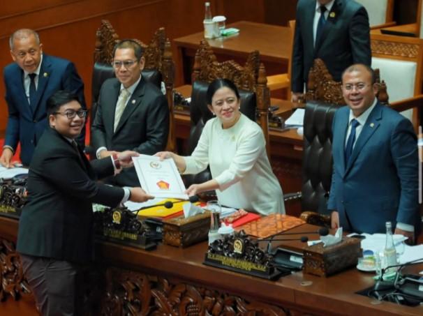 Kawendra Serahkan Naskah Pandangan Fraksi Gerindra, Renstra DPR RI 2025–2029