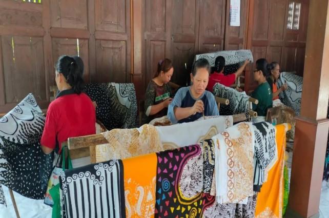 Kemenperin Dorong Industri Batik dan Kerajinan Terapkan Standar Industri Hijau untuk Dukung Target NZE 2060