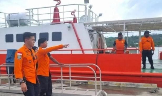 Basarnas Kerahkan Penyelam dan Helikopter Cari 38 Penumpang Hilang KMP Tunu Pratama Jaya