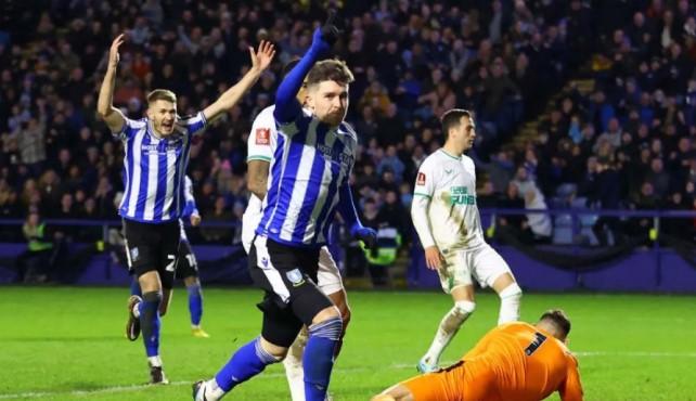 Gaji Tak Dibayar, Pemain Senior Sheffield Wednesday Bisa Putus Kontrak Massal