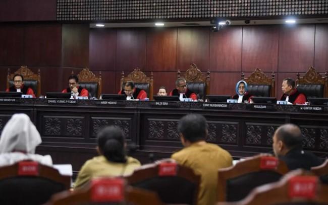 Mahkamah Konstitusi Hapus Larangan Kegiatan Lain bagi Pemantau Pemilu, Sebut Pasal 128 UU Pilkada sebagai 'Pasal Karet'