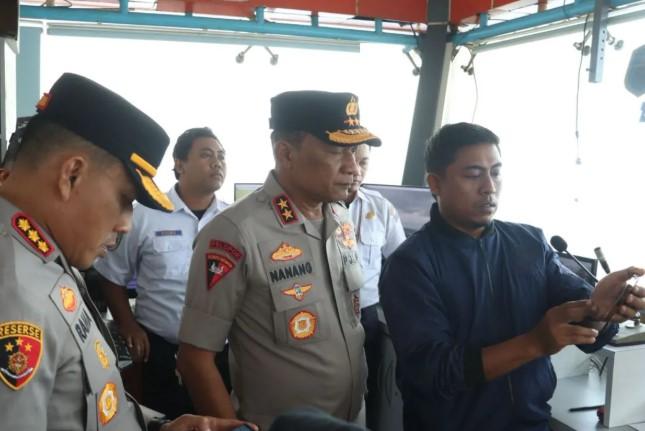 Kapolda Jatim Tinjau Langsung Pencarian Korban KMP Tunu Pratama Jaya, Enam Kapal dan Satu Helikopter Dikerahkan