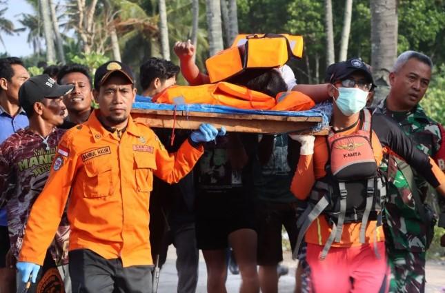 TNI Kerahkan 80 Prajurit Kodim Jembrana untuk Bantu Pencarian Korban Kapal Tenggelam di Selat Bali