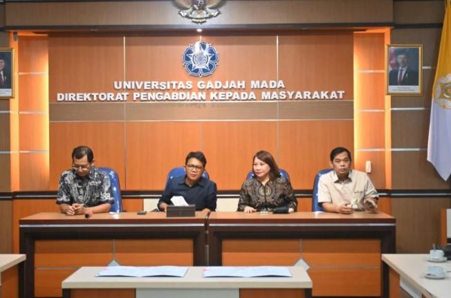 BPJS Ketenagakerjaan Serahkan Santunan Rp140 Juta kepada Keluarga Mahasiswa UGM Korban Longboat Terbalik di Maluku Tenggara
